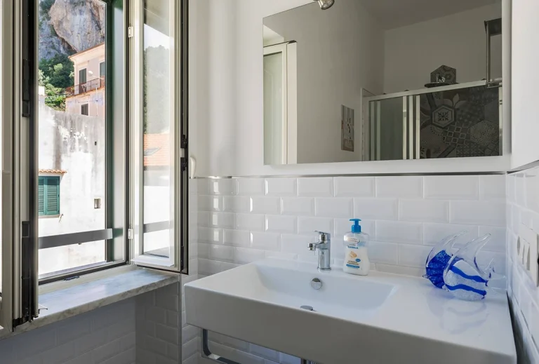 lavabo primo bagno personale matrimoniale il gatto franco amalfi