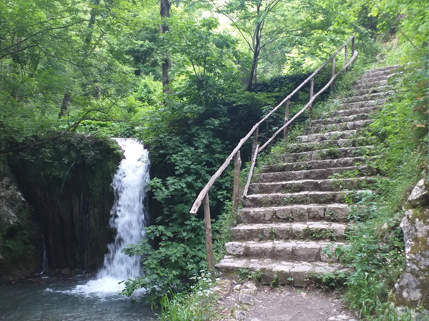 valle-delle-ferriere-costa-natura-trekking